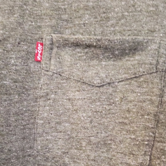Levi's Pocket T-Shirt - Picture 3 of 7
